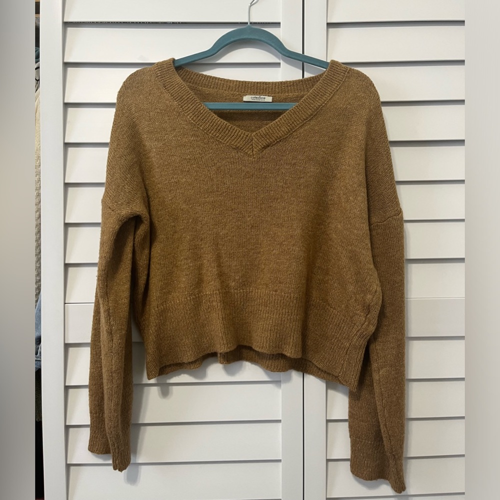 Medium Brown/Tan Cropped V-Neck Sweater